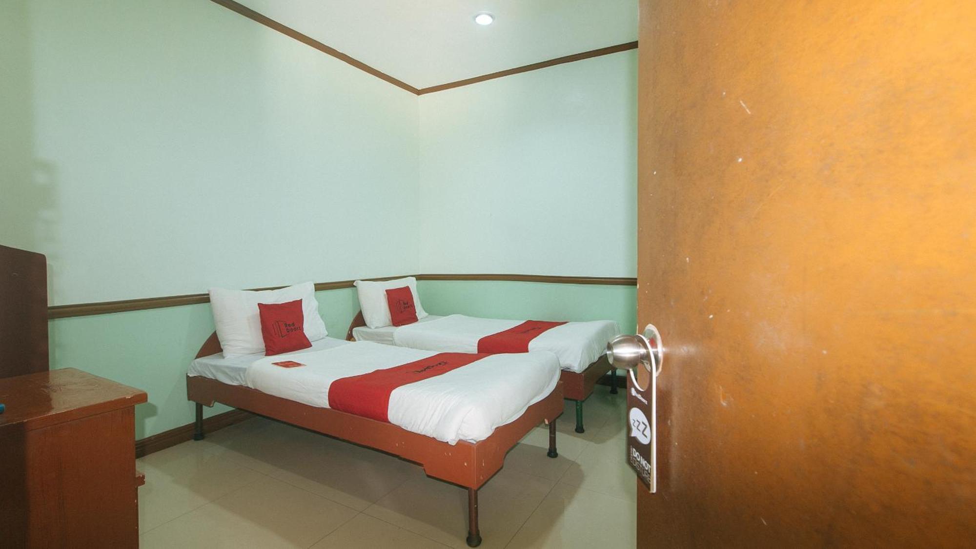 Reddoorz At Maanyag Pension House Mandaue Cebu Exterior photo