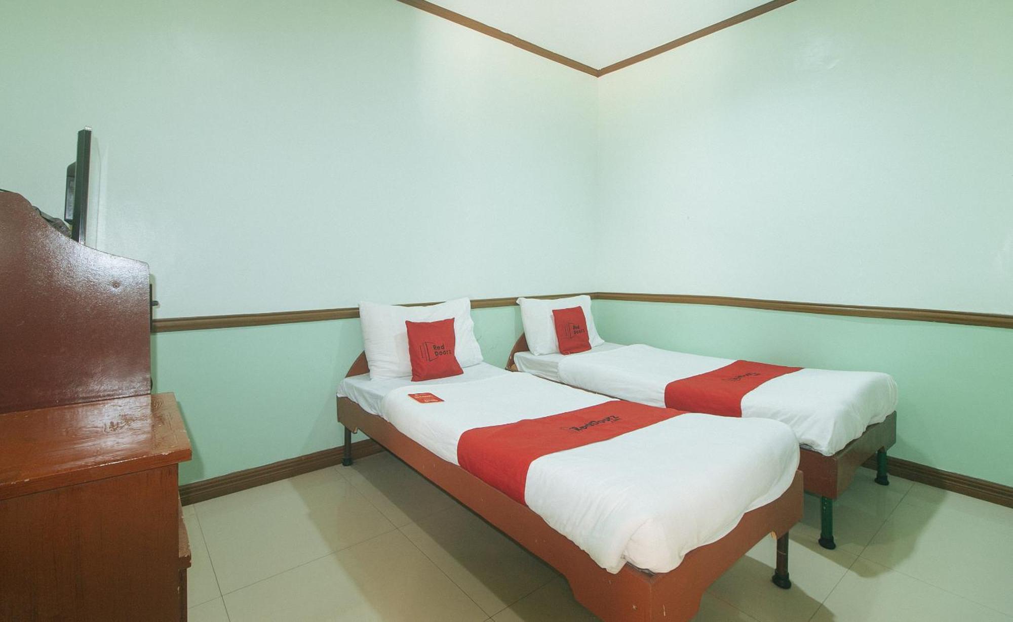 Reddoorz At Maanyag Pension House Mandaue Cebu Exterior photo