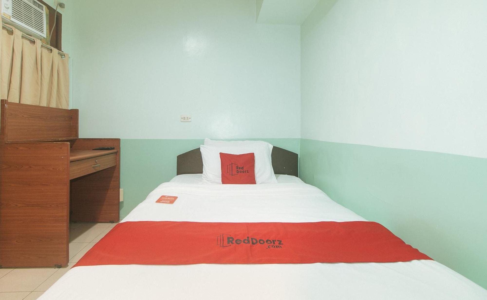 Reddoorz At Maanyag Pension House Mandaue Cebu Exterior photo